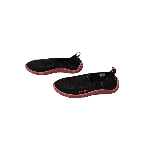 Speedo Black and Pink Water Shoes for High Performance - Picture 1 of 6